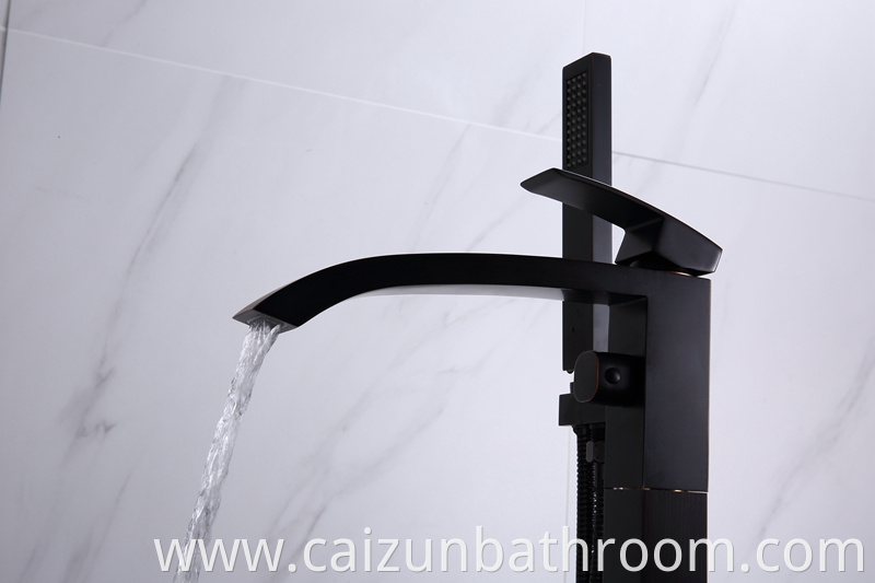 Orb Freestanding Bathtub Faucet